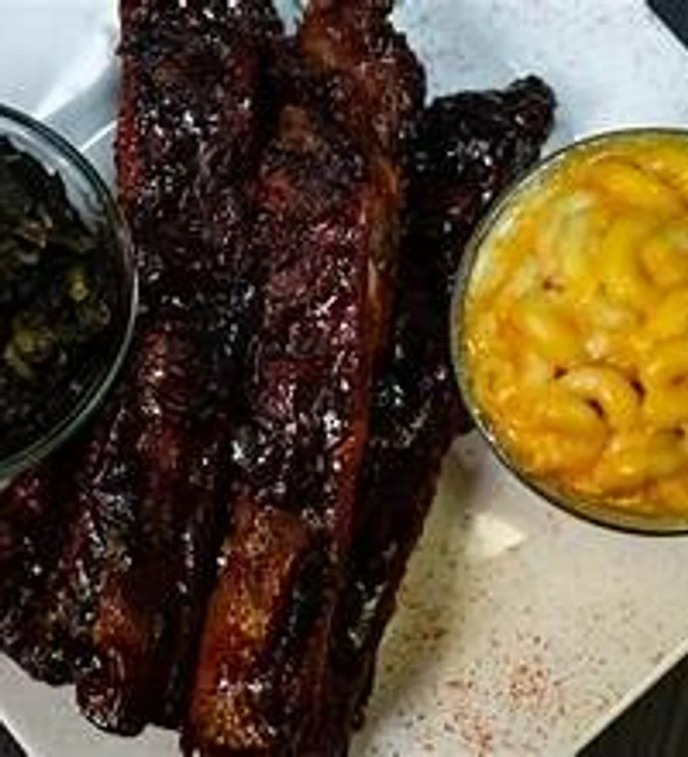 Spare ribs, mac & greens